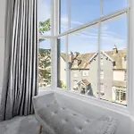 Pensión Latimer House 4*