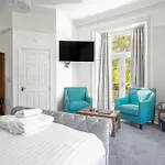 Latimer House 4*