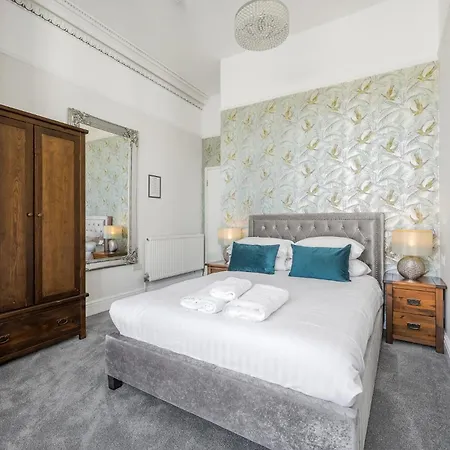 Latimer House 4*