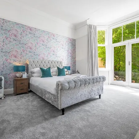 Pensión Latimer House