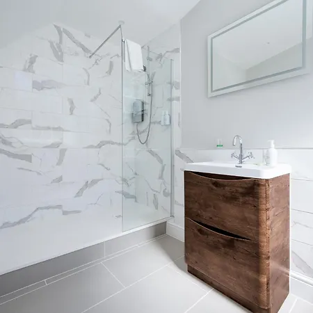 Latimer House 4* באונס-און-ווינדרמיר