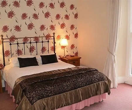 Pensión Latimer House 4*