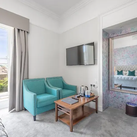 Latimer House Guest house