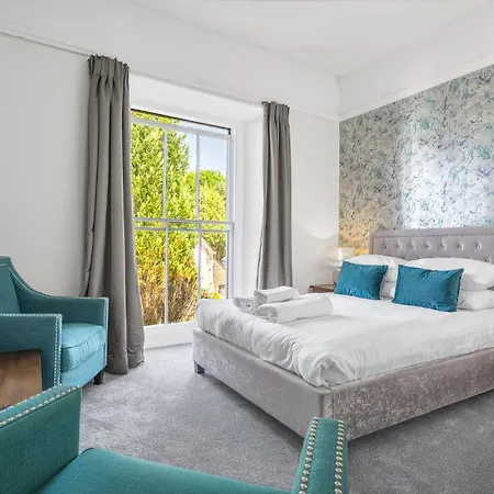 Latimer House Guest house 4*