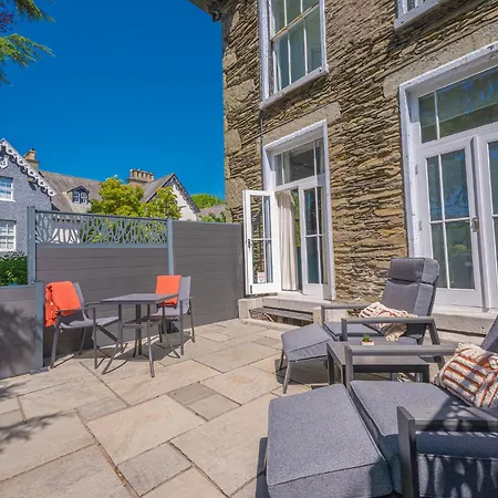 Guest house Latimer House 4*