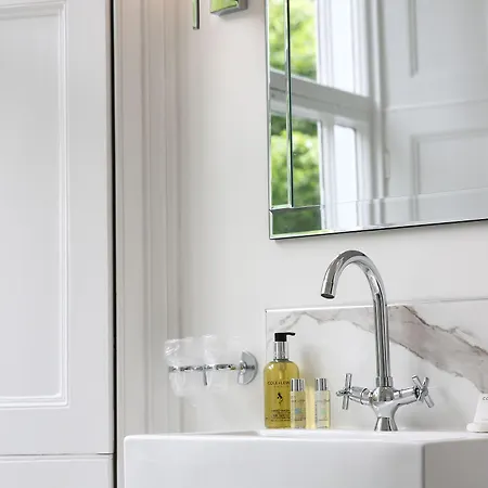 ラタイマー ハウス ゲストハウス 4*